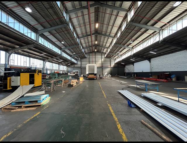 2,480M² WAREHOUSE TO LET IN EPPING INDUSTRIAL